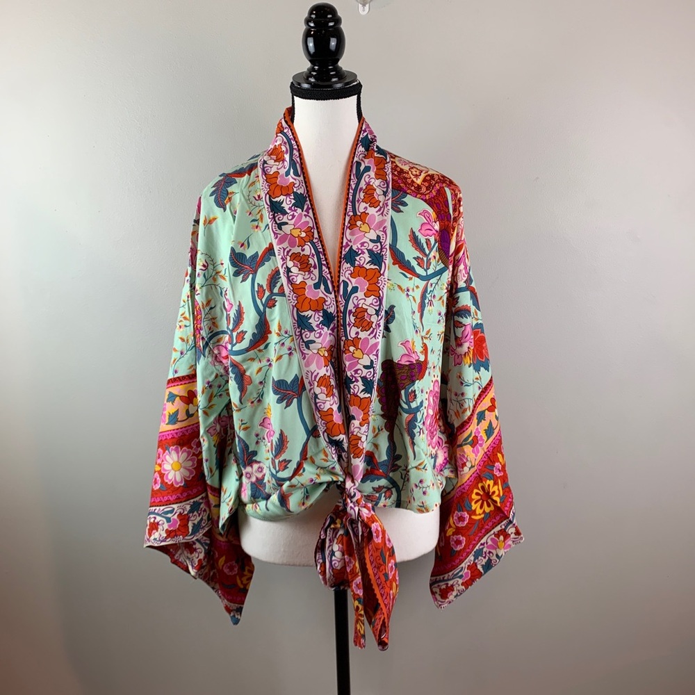 Floral Tie Front Cropped Kimono Top NEW! - Picture 4 of 8